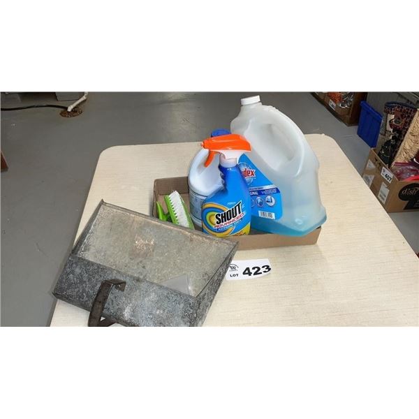 CHEMICALS, DUST PAN