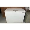Image 1 : TRUTEST IMPERIAL CHEST FREEZER W KEY 27 x 44 x36