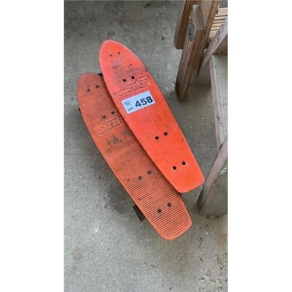 2 SKATEBOARDS