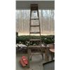 Image 1 : 8 ft WOODEN LADDER, SAWHORSE