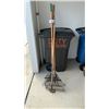 Image 1 : GARDEN TOOLS ( trash can not included)