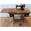 Image 1 : * Singer Sewing Machine in Wooden Table