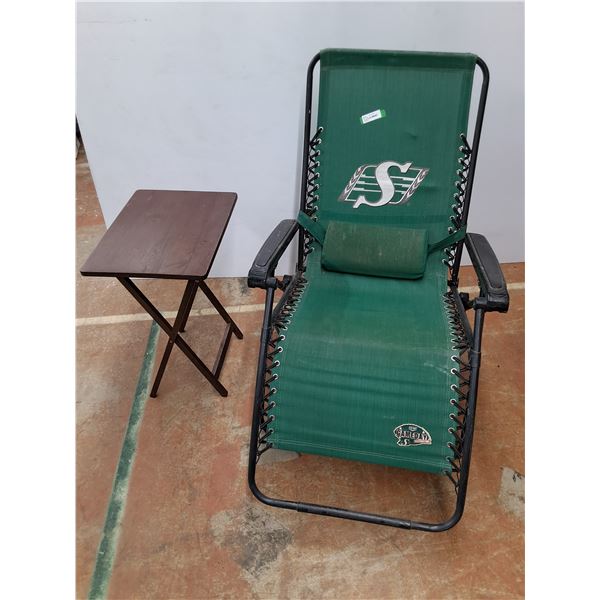 * Folding Riders Lounge Chair and side table