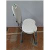 Image 2 : * Tub assist Chair