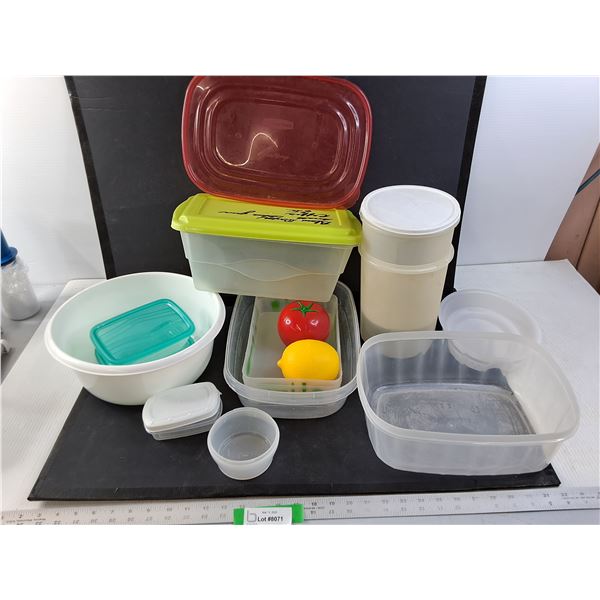 * Various Plastic Rubbermaid  and No Name Containers in Sterilite Tot.  Cannot Ship