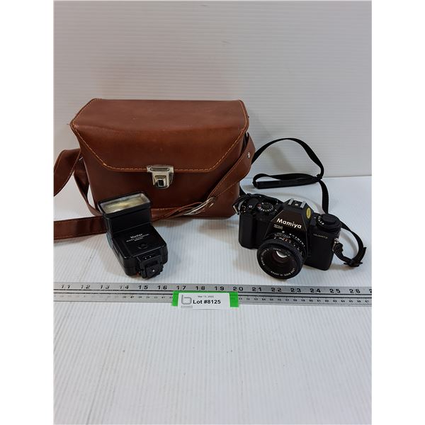 MamiyaZM Vintage Camera w/ Flash & Carrying Bag