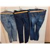Image 2 : (3) Pairs of Women's Skinny Jeans-12/M/