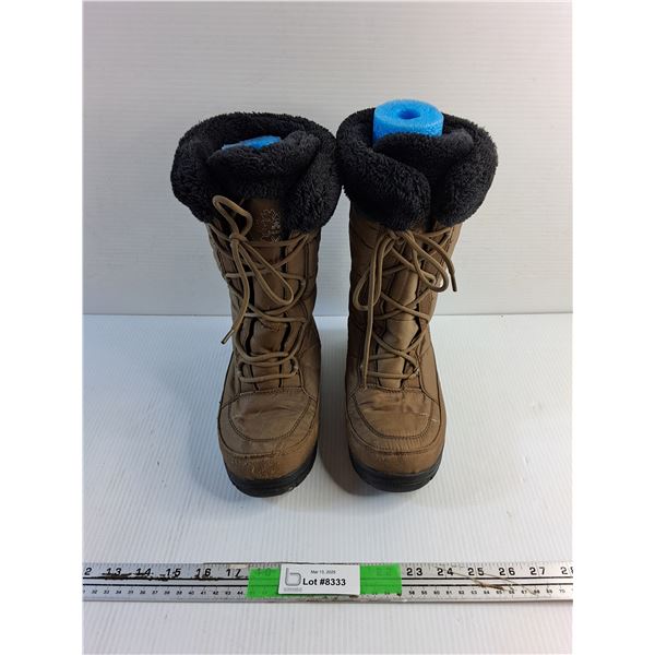 Pair of Tan/Brown Size 6 Woman's Winter Boots