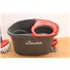 Image 2 : *Vileda Mop Bucket and Spin Mop
