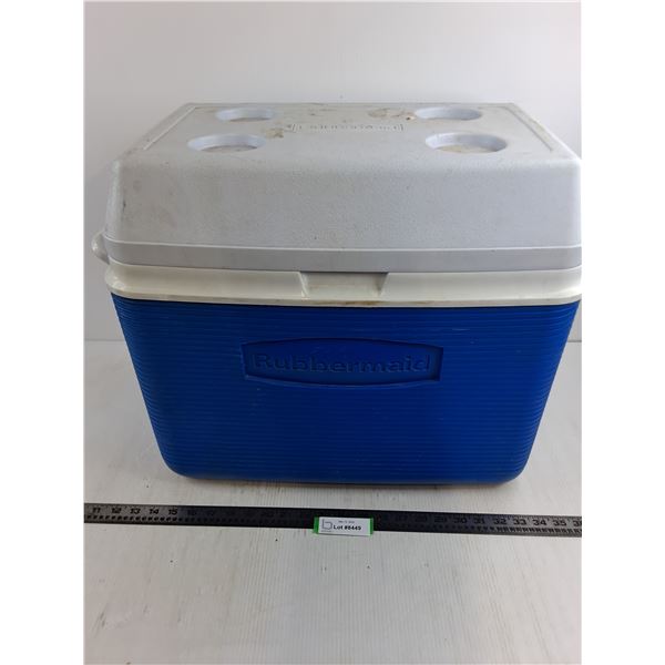 Rubbermaid Insulated Cooler 20" x 18" x 12"