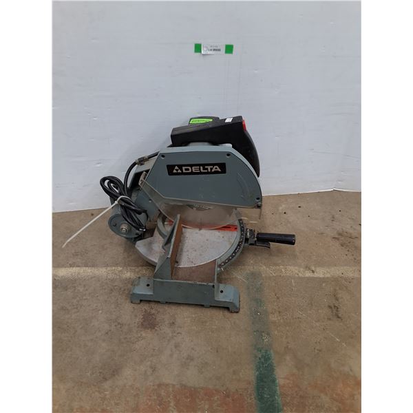 *Delta 10" Chop Saw, Powers On