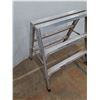 Image 2 : *Sturdy 3ft x 2.5ft Aluminum Step Ladder