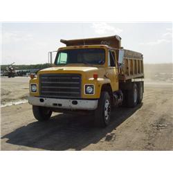 1982 I H S 1900 10 Yard Dump Truck 13 Speed Ps Air Brakes Milage 336,912