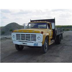1974 Ford F 600 Flatbed Dump Truck V 8 Gas, 4 & 2 Trans, Ps Pb Milage 183,419