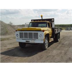 1977 Ford F 600 Flatbed Dump Truck V 8 Gas, 4 & 2 Trans, Ps Pb Milage 141,826