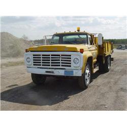 1974 Ford F 600 Patch Truck V 8 Gas, 4 & 2 Trans, Ps Pb Milage 182,444