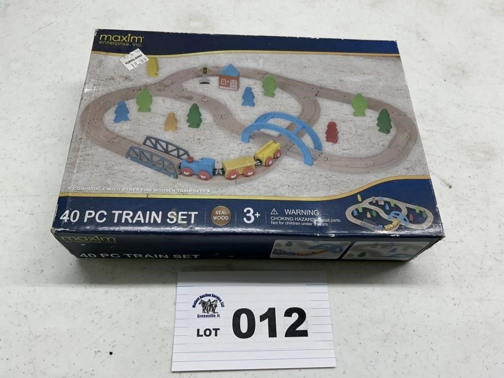 40 PC TRAIN SET NIB