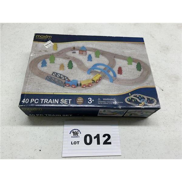 40 PC TRAIN SET NIB