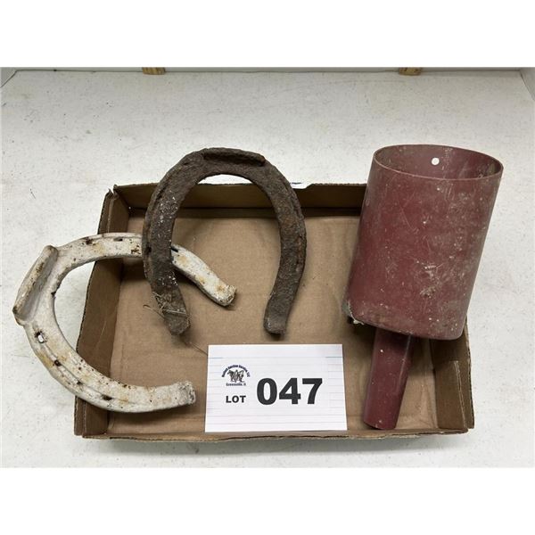 VINTAGE HORSE SHOES AND PLASTIC SCOOP