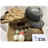 Image 1 : BASEBALL GLOVE - HELMET - FOOTBALL AND BALLS