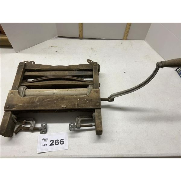 WRINGER WASHER TOP CRANK PART