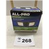 Image 1 : ALL-PRO REFLECTOR SECURITY LIGHT