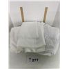 Image 1 : WHITE LINEN TABLE CLOTHES
