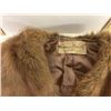 Image 2 : FAMOUSE BARR FUR SHAWL
