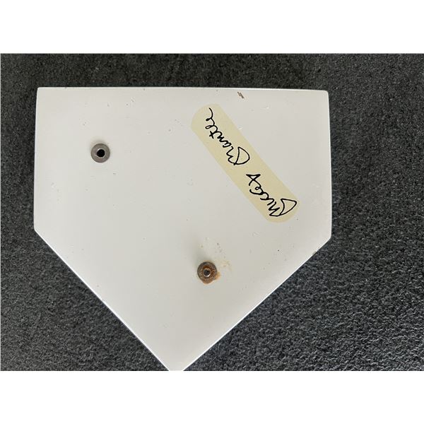 Mickey Mantle Facsimile signed statue plate