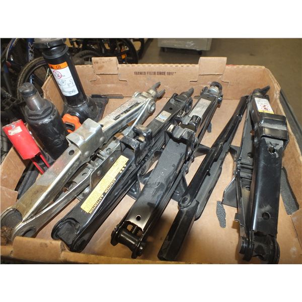 6 Small Jacks & 3/8" PVC Hose