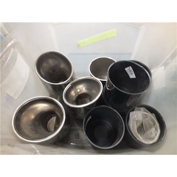 4 Exhaust tips & 7 Wheel Caps