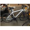 Image 1 : 18 Speed Adult Bicycle