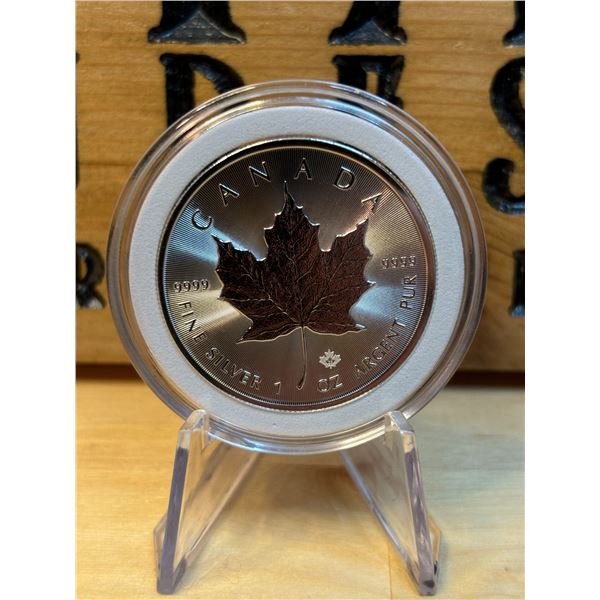 Lot 4-1) 1 oz Canadian Maple 2022 Silver