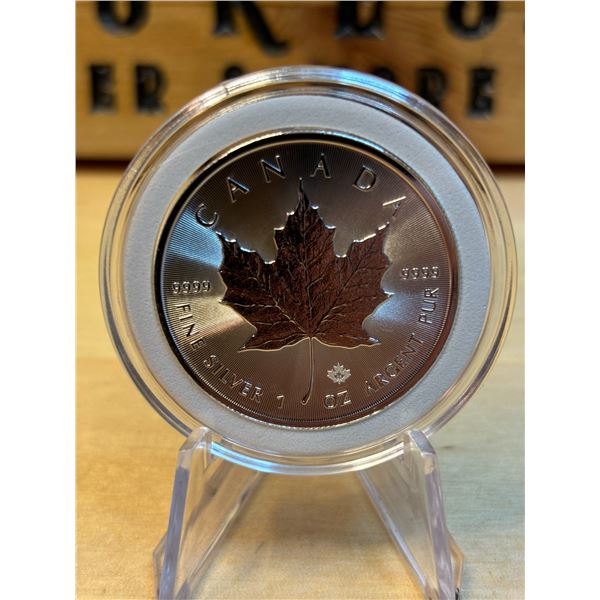 Lot 7-1) 1 oz Canadian Maple 2022 Silver