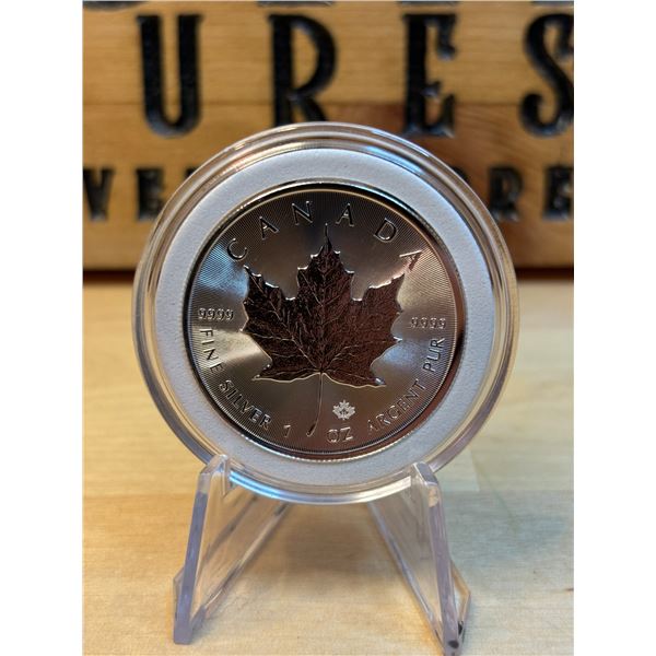 Lot 37-1) 1 oz Canadian Maple 2022 Silver