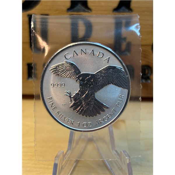 Lot 43-1) 1 oz Falcon peregrine silver coin