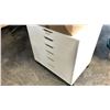 Image 3 : SET OF WHITE CABINETS AND SHELVING UNITS