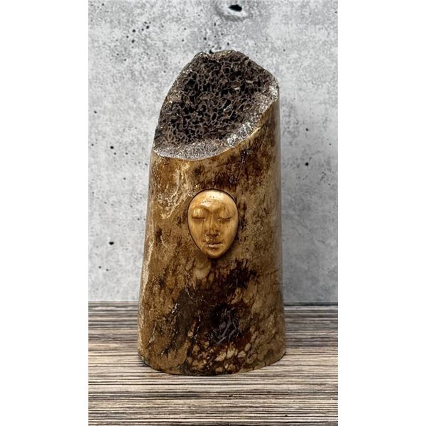 Alaskan Inuit Eskimo Carving