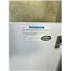Image 8 : Locking Lighted Pedestal Showcase