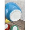 Image 6 : Pyrex Primary Colors Mixing Bowl Set