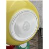 Image 7 : Pyrex Primary Colors Mixing Bowl Set