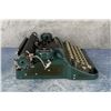 Image 6 : Smith Corona Green No 4 Portable Typewriter
