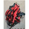 Image 1 : 3 fall arrest harnesses