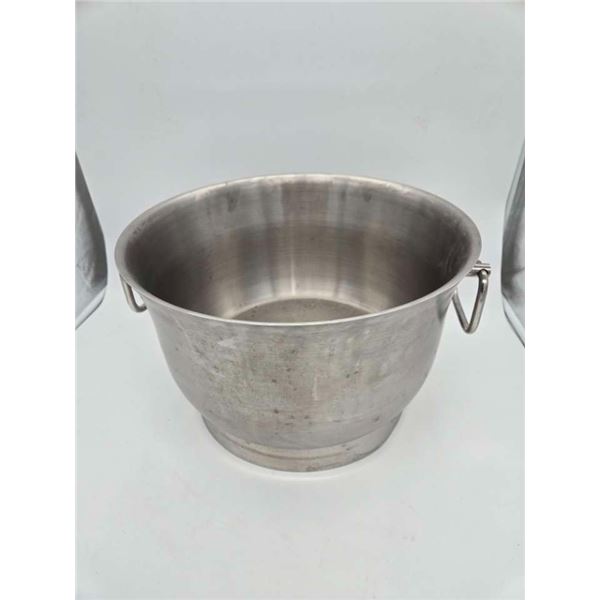 Large ice bucket