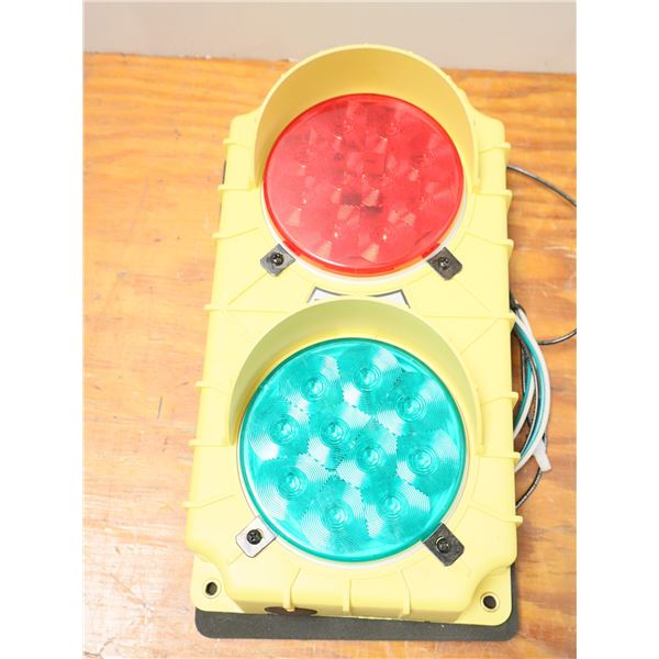 FEU STOP/GO TRILITE SG10-RG 115v