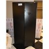 Image 1 : ARMOIRE 36"x18"x72" (MANQUE DE POIGNÉE)