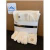 Image 1 : Calvin Klein 3 Piece Set Hat Scarf And Touch Gloves White Colour