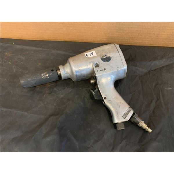 Powermate 1/2 in Air Impact Gun + JET 13/16 Socket