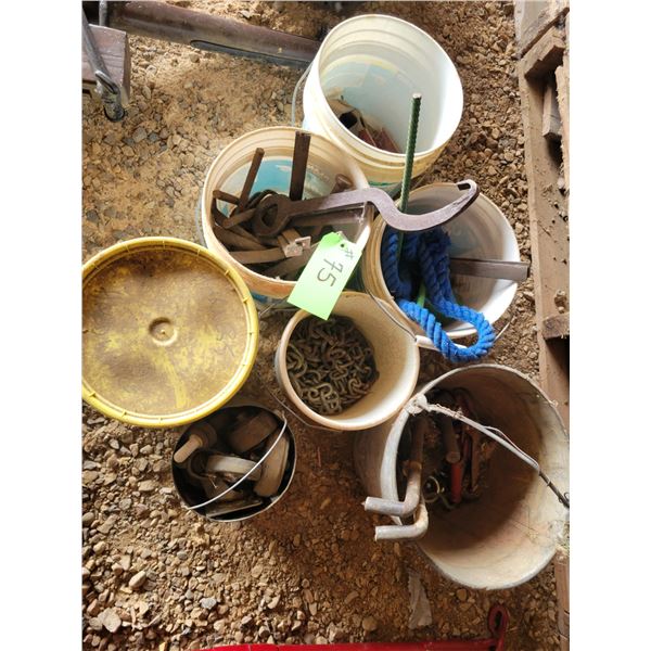 Qty of chain, castors, gates hinges, support & harness