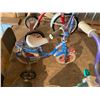 Image 4 : 3 Children's Bicycles & Skate Board